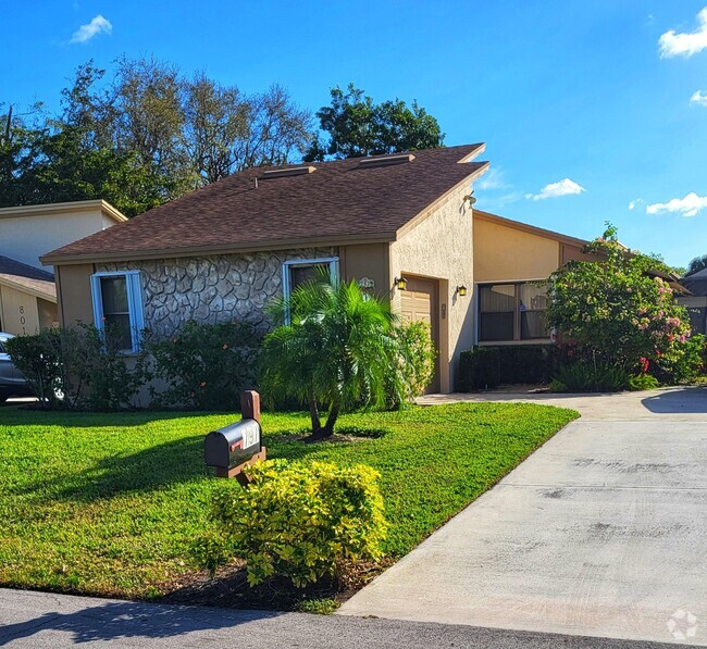 Building Photo - 797 NW 32nd Ave Rental