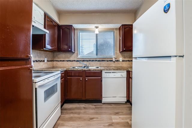 Photo - 2922 Pepperidge Dr E