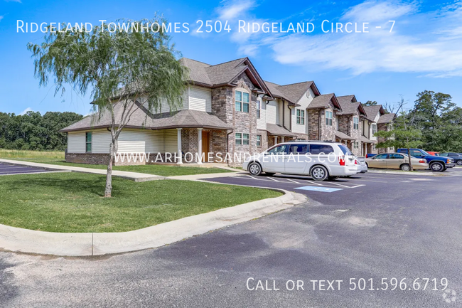 Building Photo - Ridgeland Townhomes | 2 Bed | 2.5 Bath Unit 7