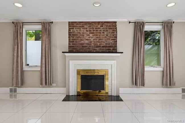 Photo - 155 White Rd