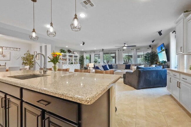 22451 E Avenida Del Valle