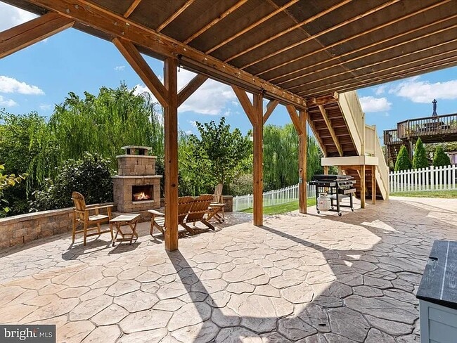 Photo - 109 Starburst Street