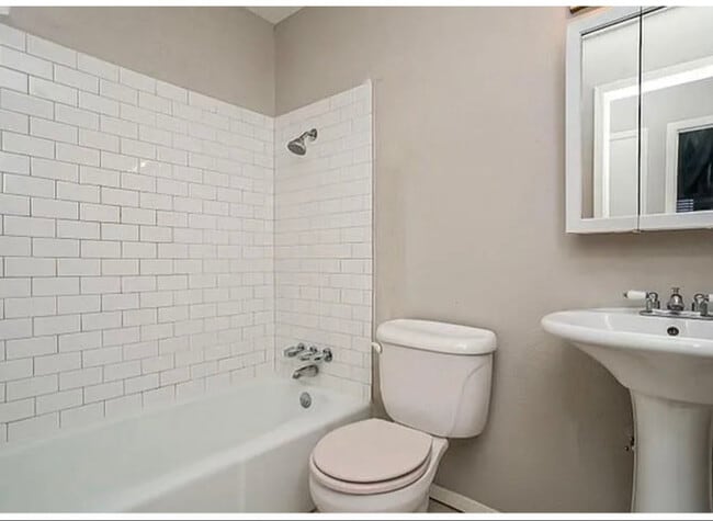 Photo - 423 Southlake Dr