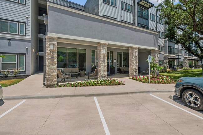 Building Photo - Vista at Interpark