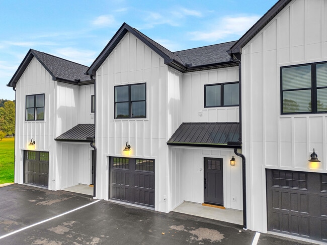 Photo - 252 River Valley Cir