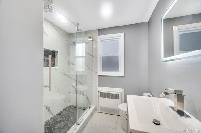 Photo - 588 Cameron St