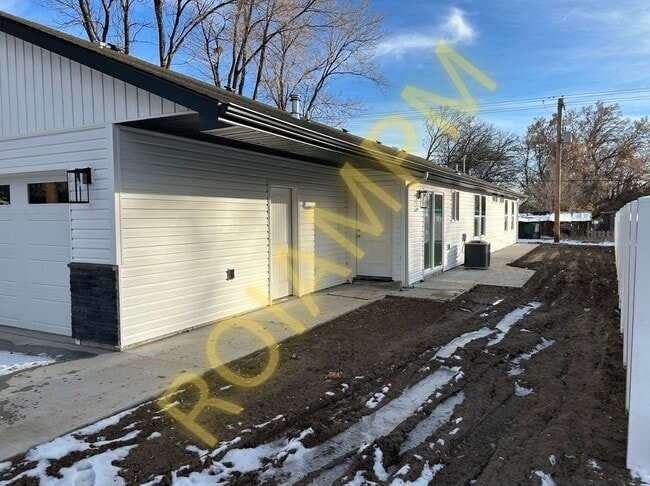 Building Photo - Brand-New 4 Bed, 2 Bath Duplex for Rent in Jerome! Unit B