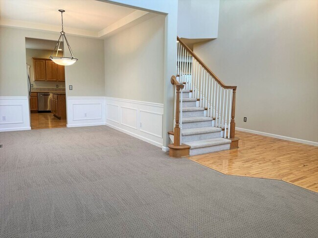1853 Pointe Woodworth Dr NE