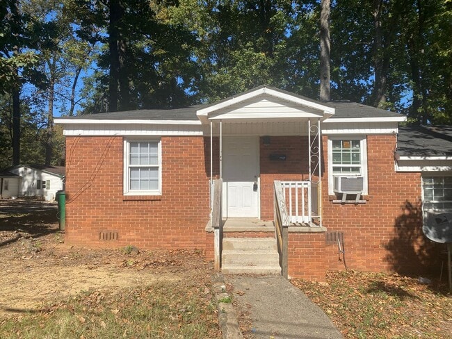Building Photo - Cozy 2-Bedroom 1-Bath in Charlotte