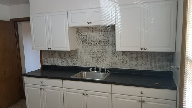 Photo - 3118-3132 N 76th St