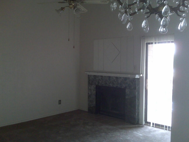 Building Photo - 2227 Madison Dr Rental