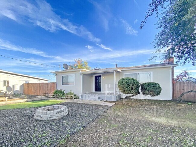 Building Photo - 360 Mesa Rd Rental