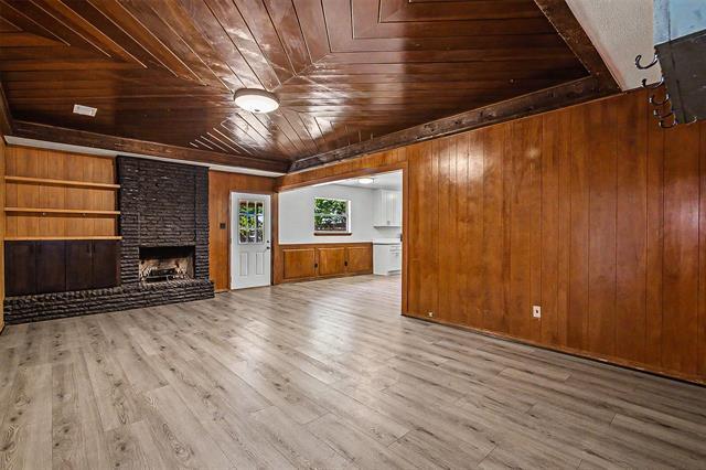325 NW Suzanne Terrace