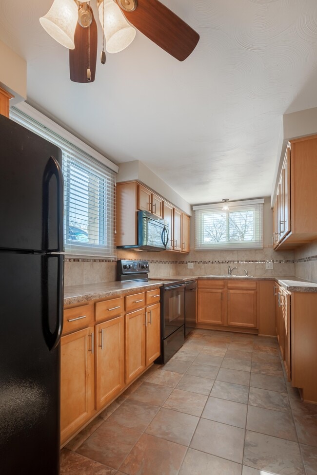 Building Photo - 316 N 35th St Unit 8