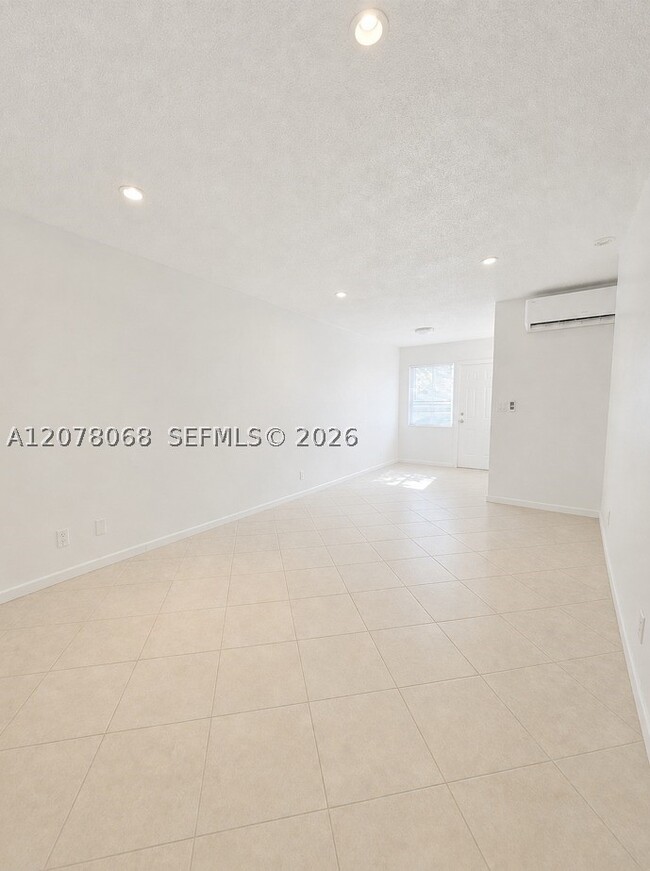 Photo - 1231 NE 23rd Pl Unit 3