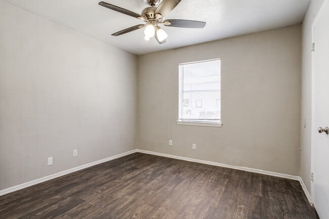 Photo - Courtyards at Gateway