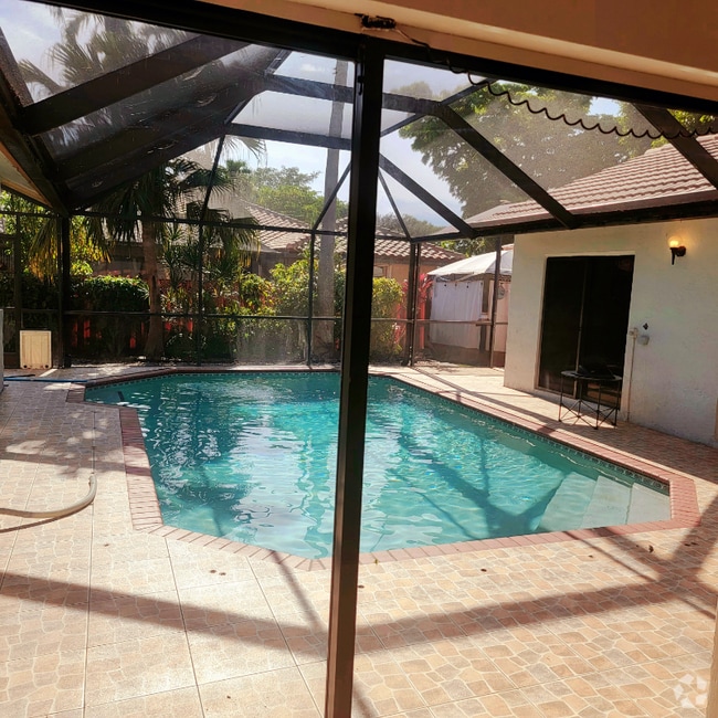 Building Photo - 5380 NW 64th Way Rental