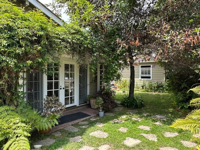 vista al jardín - 1127 Virginia Way