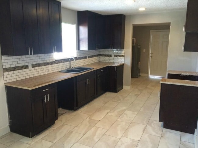 Photo - 3/2 COMING AVAILABLE!