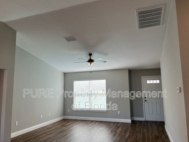 Photo - 7 Almond Pl