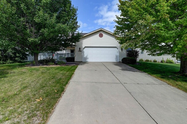 Building Photo - 1398 Prairie Rose Dr