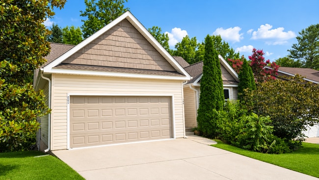 Building Photo - 106 Woodcreek Cir