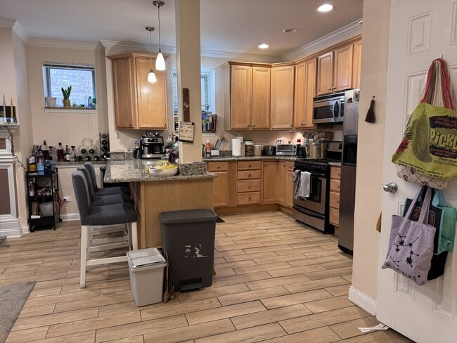 Photo - 2419 W Hutchinson St