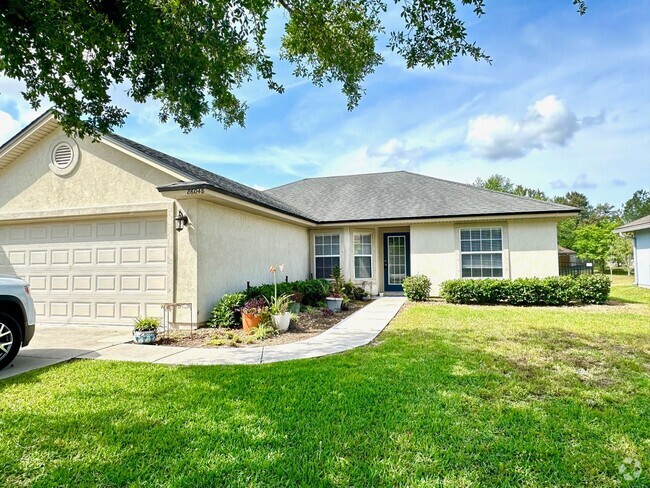 Building Photo - Lake View! Close to everything! Rental