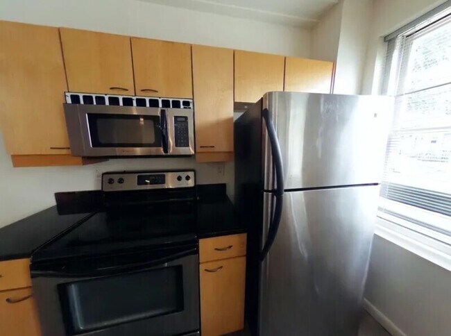 Photo - 1011 W Marshall St Unit 207