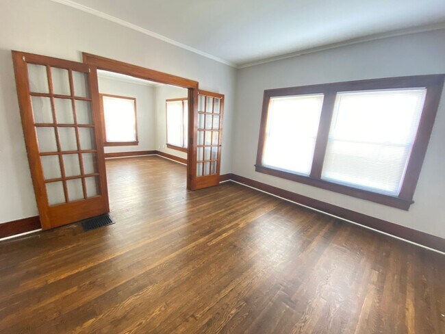 Photo - 8 E Hillcrest Ave Unit 2820 N Main St.