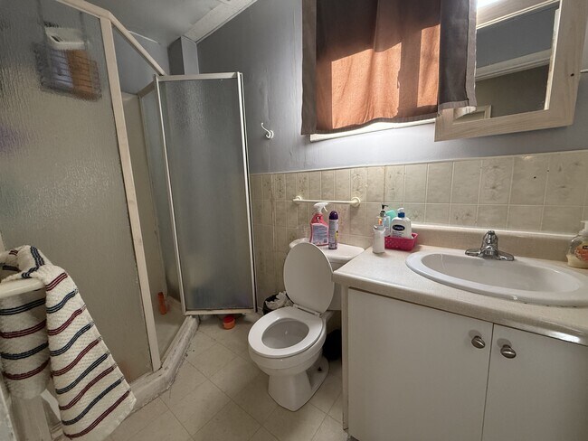 Photo - 145 Grant Ave Unité 1