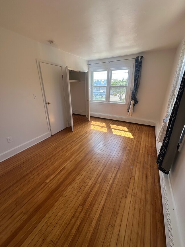 Photo - 111 Higbie Ln Unit 111 2nd floor
