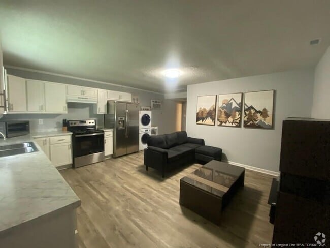 Building Photo - 3250 Willard Dr Rental