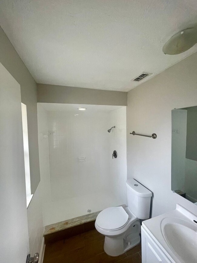 Photo - 1111 Galahad Dr