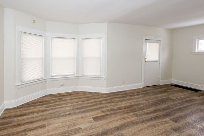 Photo - 3971 E 71st St