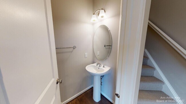 Photo - 2794 Ashcombe Dr.