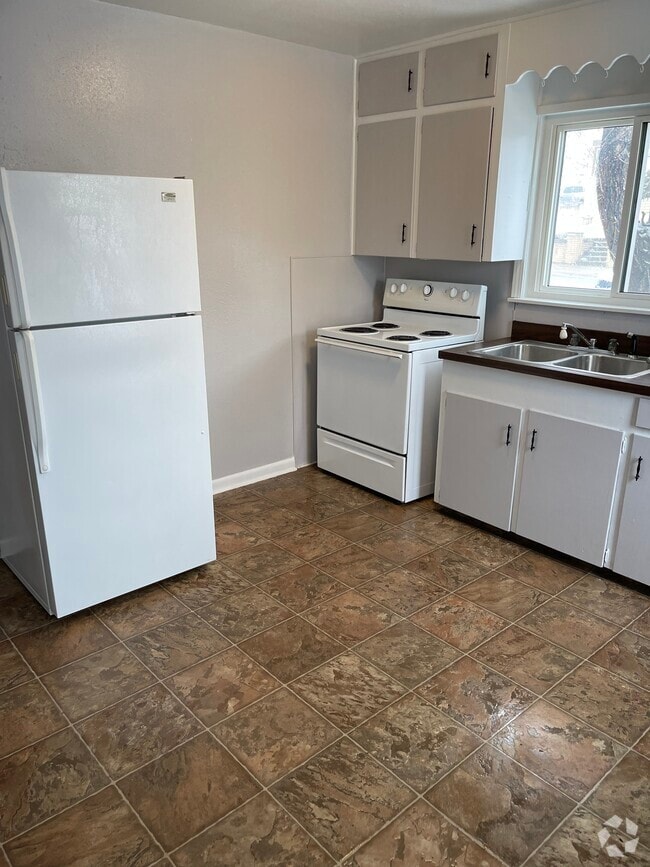Building Photo - 814 Alder St Unit 814 Rental