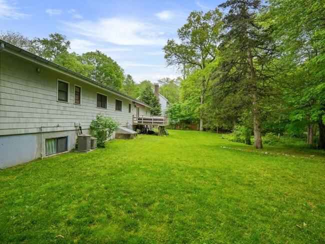 Photo - 330 Cognewaugh Rd