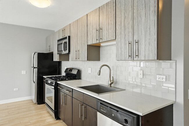 Photo - 319 E Wacker Dr