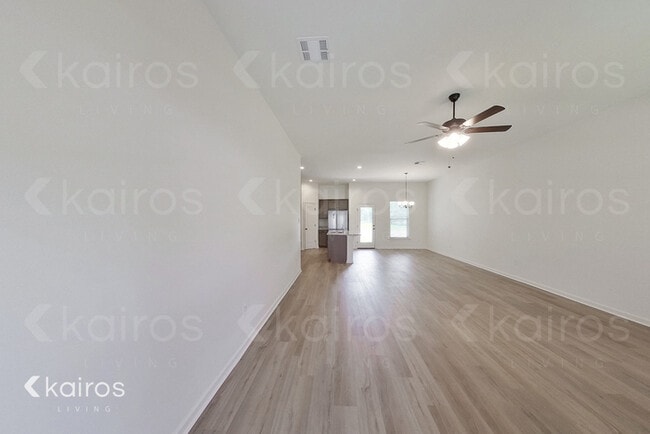 Photo - 106 Teddy Ln