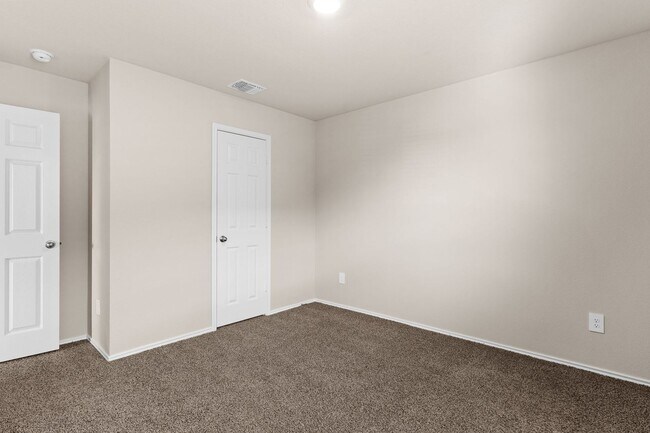 Photo - 4 bedroom 2 bath in Creekside Hills with Pool Access