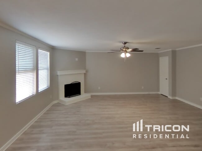 Photo - 3005 Deer Ridge Dr