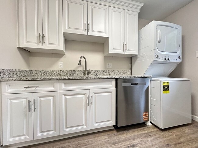 Photo - Beautifully Renovated Home – 4th Bedroom Option!