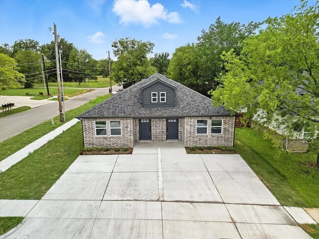 Photo - 3206 Sayle St Unit 102