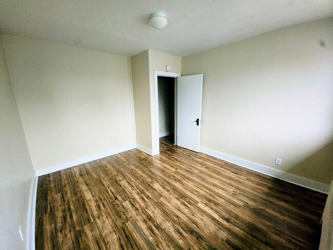 Living Room - 529 S Main St Unidad 531