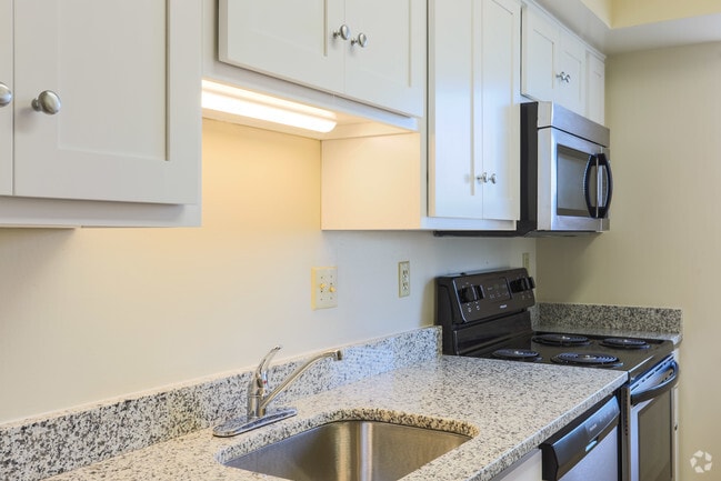 Photo - Foxcroft Village Apartments