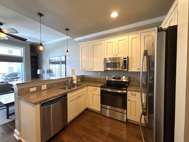 Photo - 230 S Tryon St