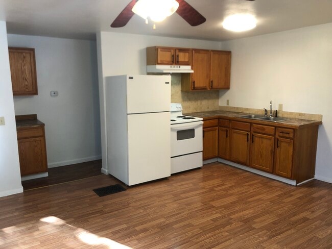 kitchen - 107 W 3rd St Unit 107 W 3rd St 1st Fl