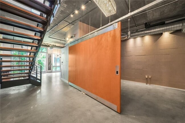 Photo - 123 Luckie St NW Unidad 1503