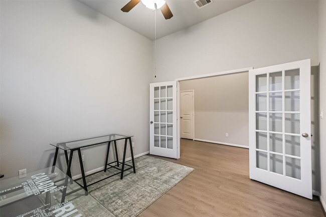 Photo - 6214 Scott Way